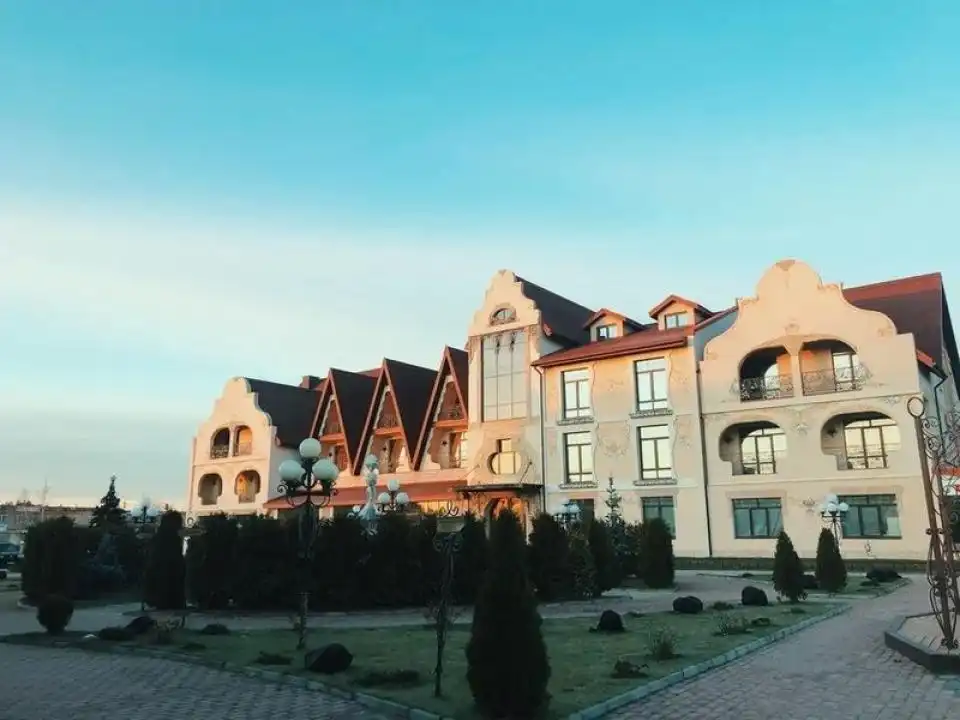 Бережки холл