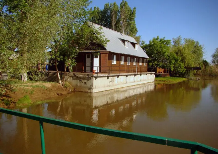 Рыболовно-охотничья база - Нерестина