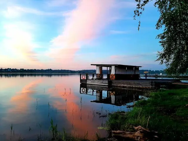 Round lake - Зона с беседками